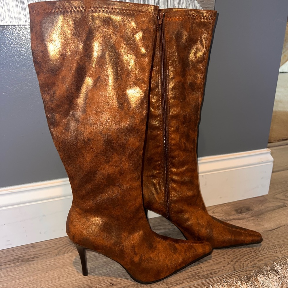 Heeled boots